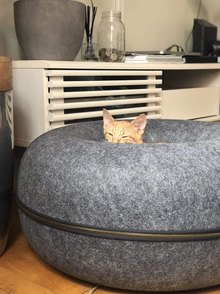 "Donut" Cat Hideway Cave & Bed