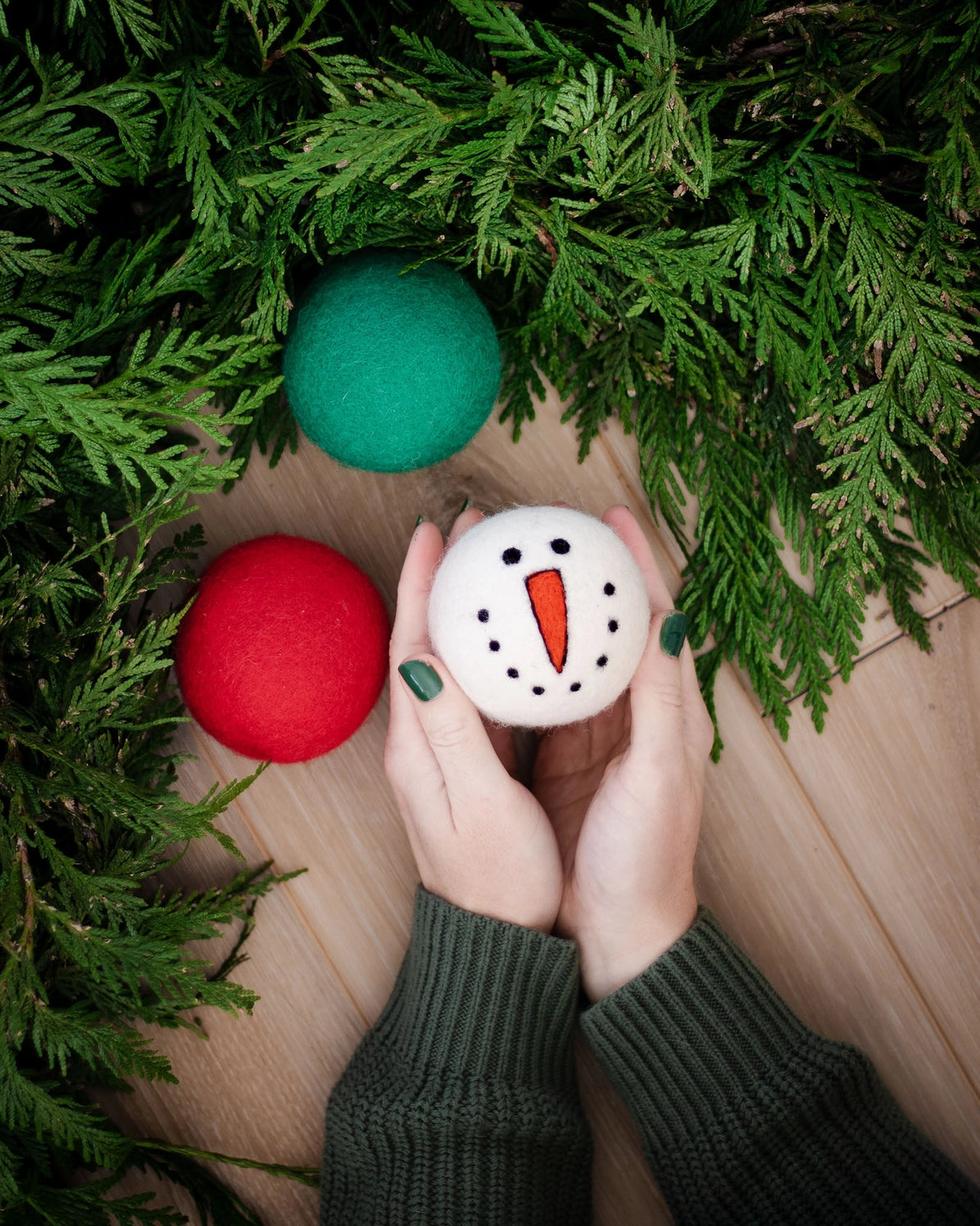 Friendsheep - Eco Dryer Ball Vintage Holiday Red (Set of 3)